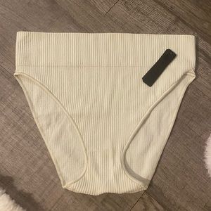NWT Skims Seamless Rib Brief Panties